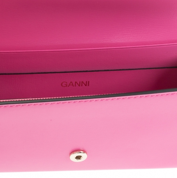 Ganni | Banner Envelope Chain Recycled Leather Clutch Bag - Picture 4 of 9